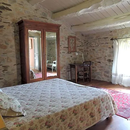 Nabat Le Haut, Et Table D'hotes Bed & Breakfast Courniou