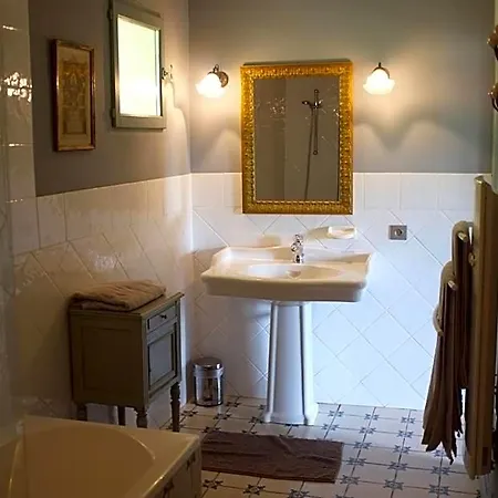 Nabat Le Haut, Et Table D'hotes Bed & Breakfast Courniou
