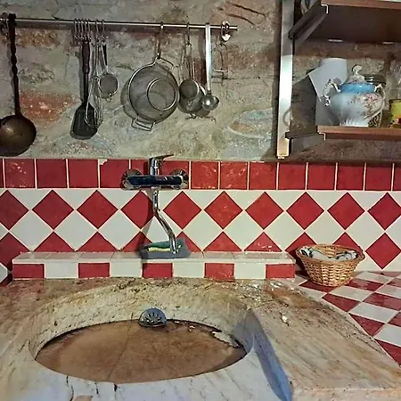 Nabat Le Haut, Et Table D'hotes Bed & Breakfast Courniou