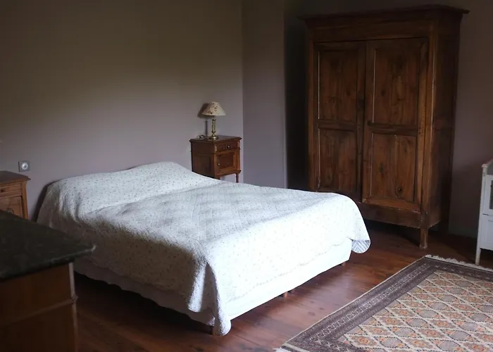 Nabat Le Haut, Et Table D'hotes Bed & Breakfast Courniou